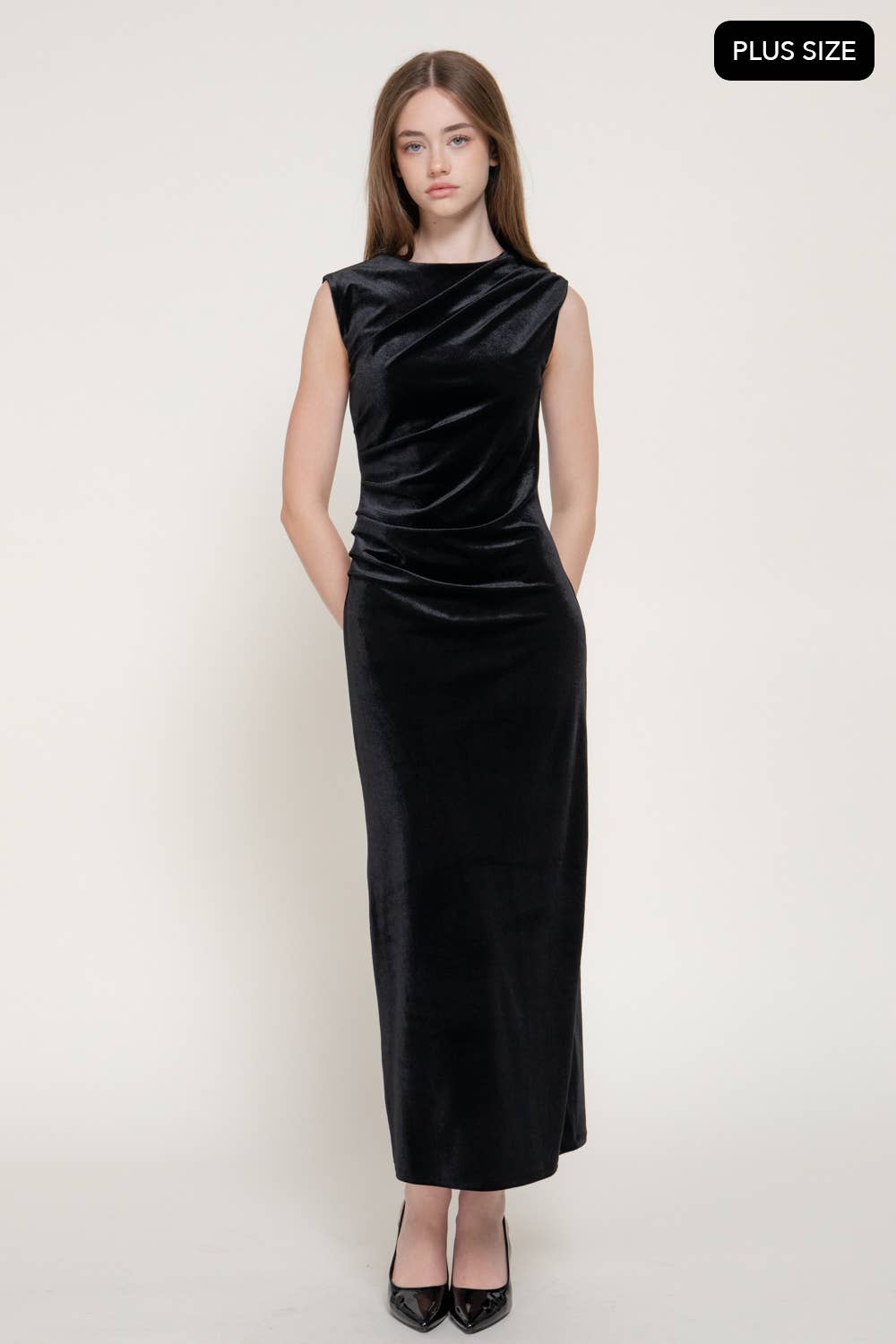 [PLUS SIZE] Sleeveless Crew Neck Ruched Velvet Dress