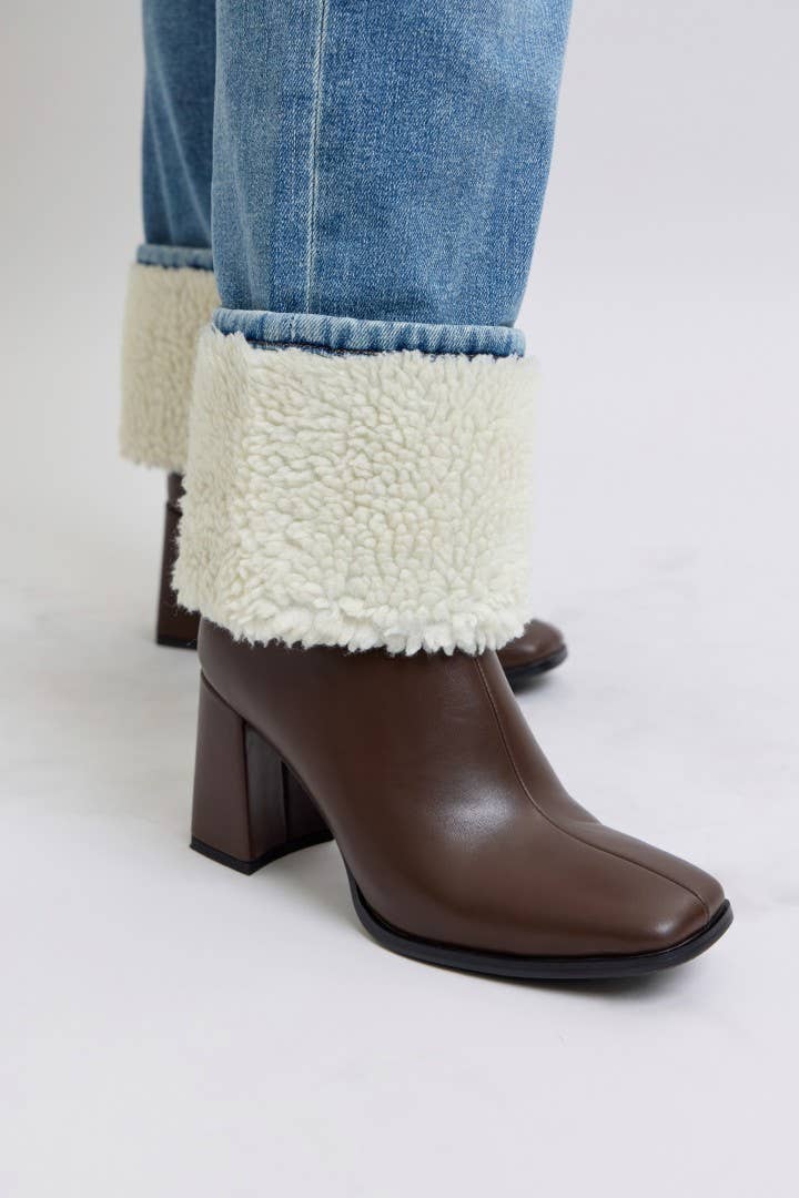 High Waisted Shearling Cuff Straight- PLUS