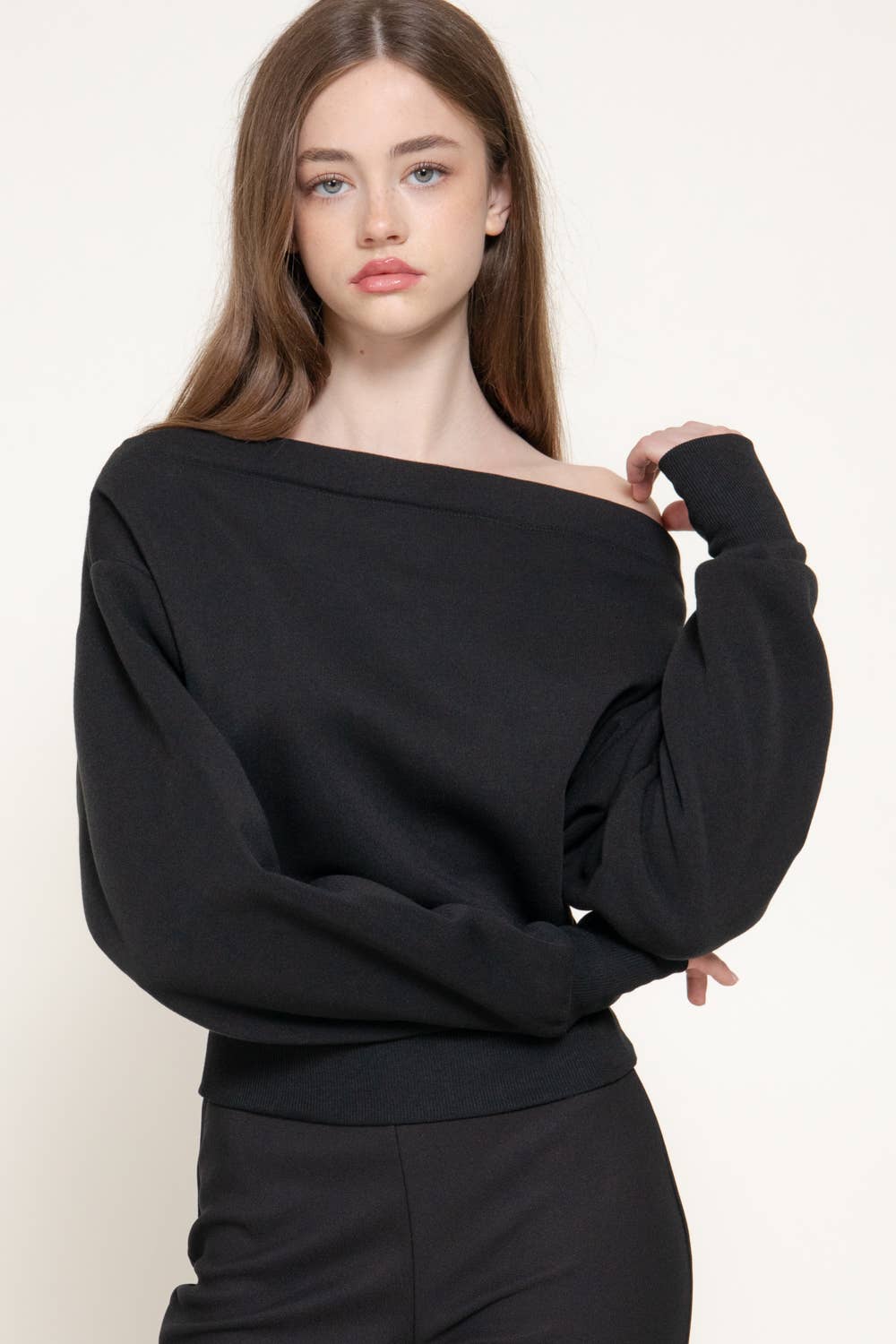 Long Sleeve Off The Shoulder Thumb Hole Inner Fleece Top