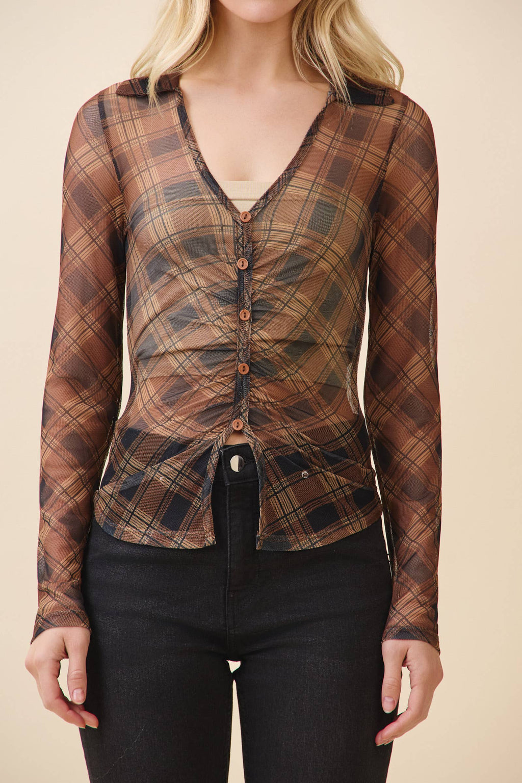 BUTTON DOWN RUCHED CENTER COLLAR SHIRT