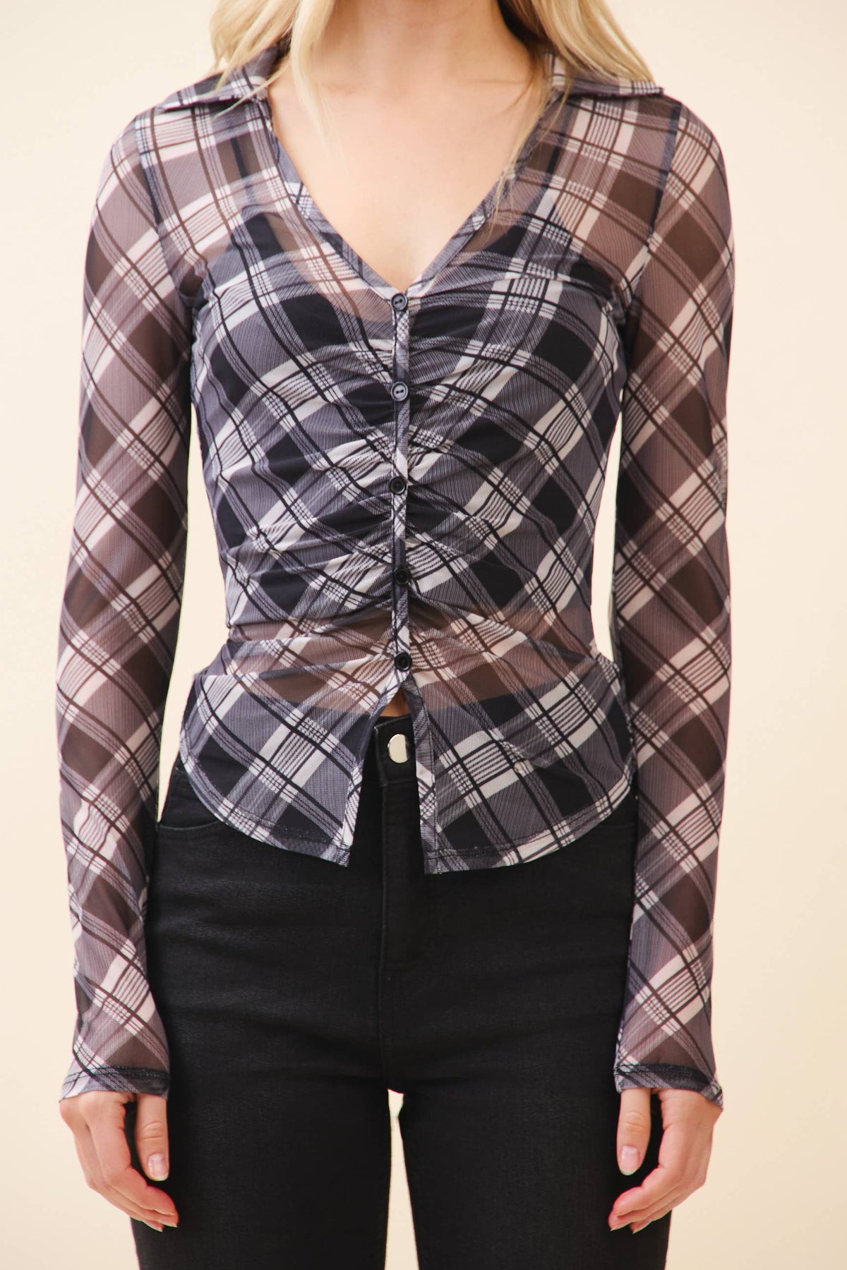 BUTTON DOWN RUCHED CENTER COLLAR SHIRT
